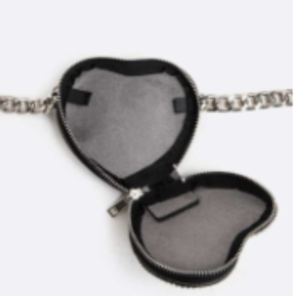 Chain Heart Shape Belt Bag - Picture 3 of 5